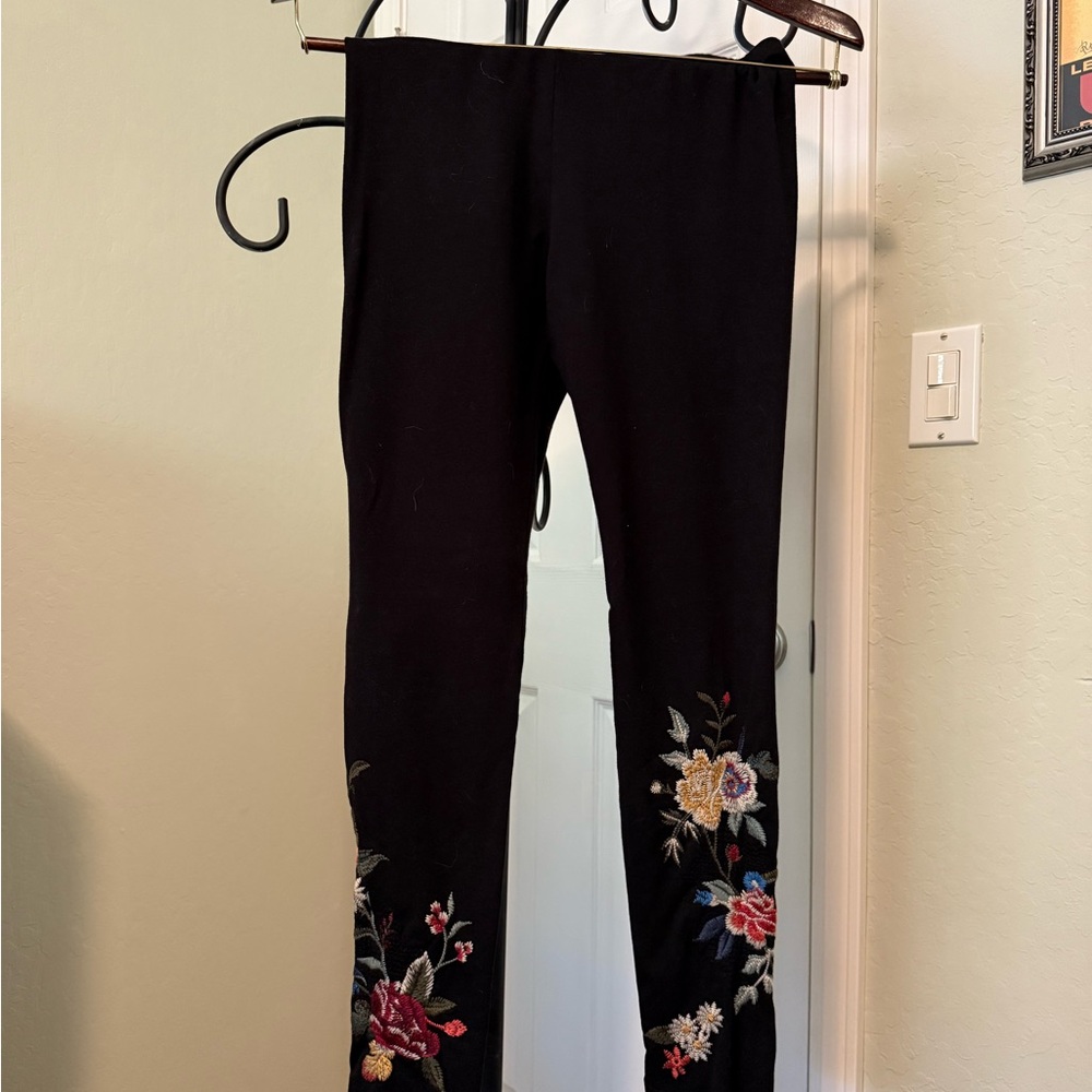 Johnny Was Black Floral Embroidered Leggings